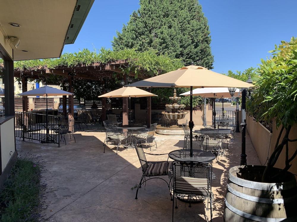 Rogue Regency Inn&Suites Medford Buitenkant foto