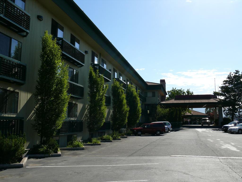 Rogue Regency Inn&Suites Medford Buitenkant foto