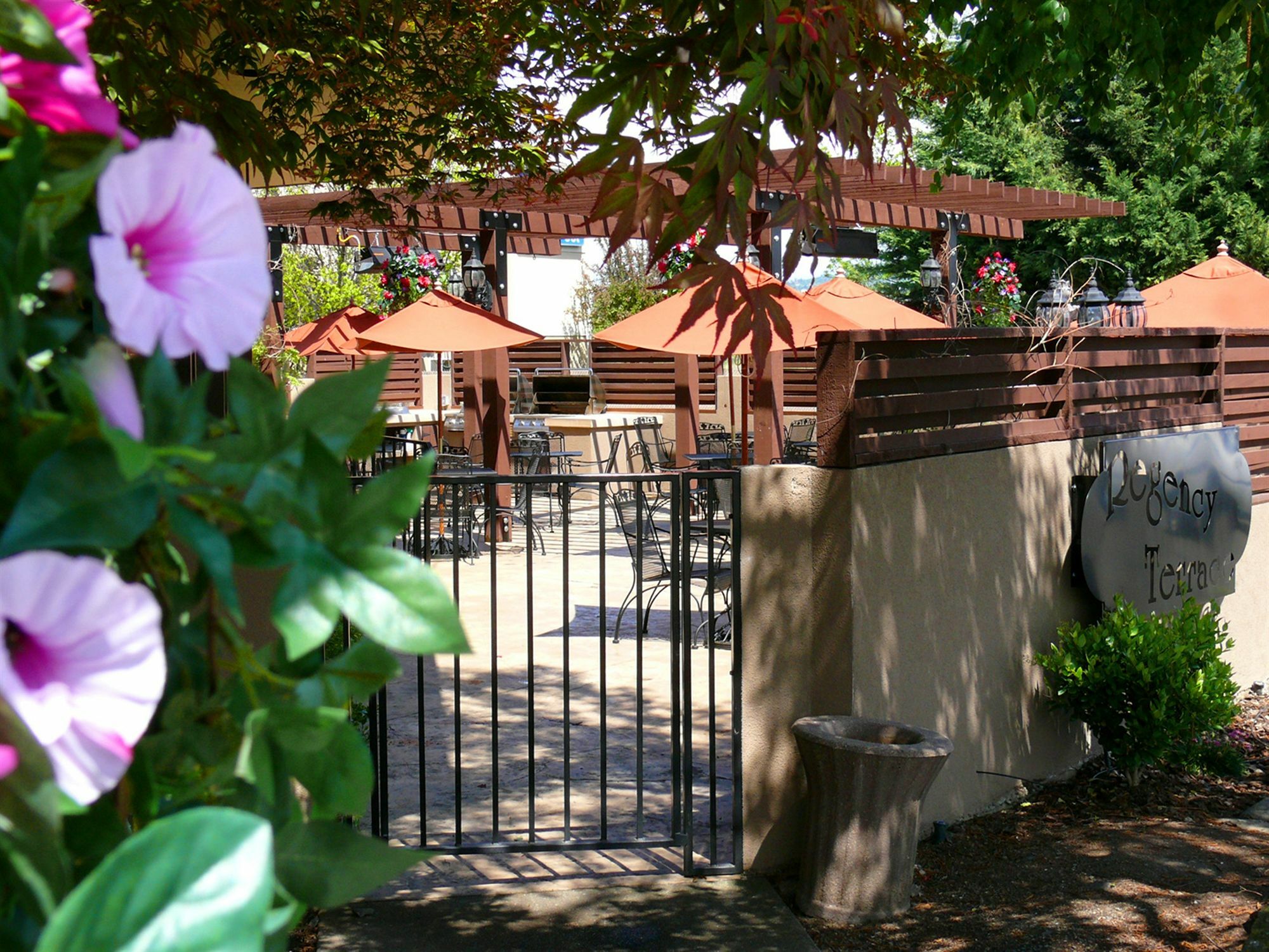 Rogue Regency Inn&Suites Medford Buitenkant foto